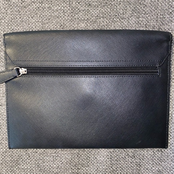 Coach Clutch - Picture 3 of 6